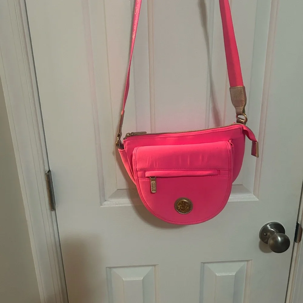 Lilly Pulitzer neoprene, Barbie pink Crossbody Giovanna bag purse 10.5 x 8“flaws - Picture 3 of 16